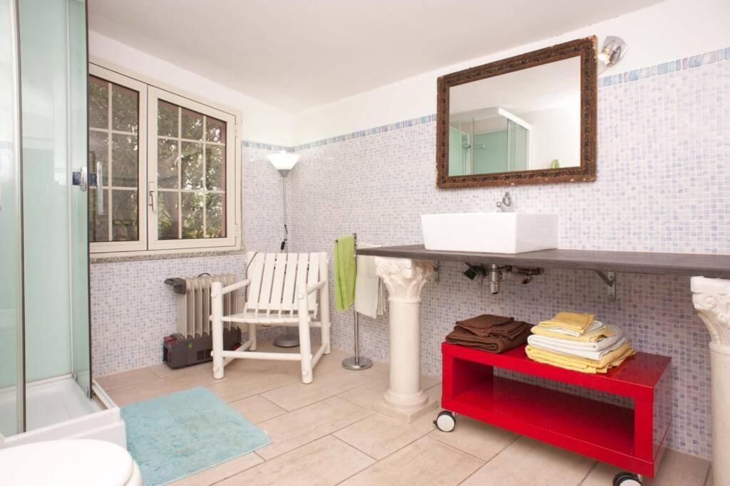 Loft Mansardato Con Giardino E Piscina In Villa Privata Loft With Garden And Swimming Pool In A Private Villa Sestu Exterior foto